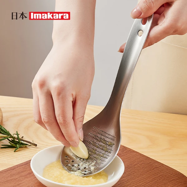 【Imakara】多功能勺型不鏽鋼薑蒜研磨器/去核磨泥器/瀝汁漏勺(磨泥器/磨蒜器/刨蒜泥器)