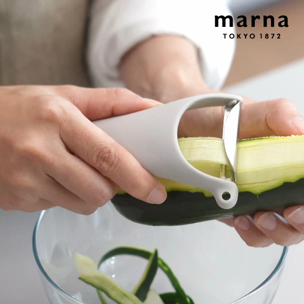 【MARNA】(原廠總代理)多功能削皮器(6.8x2.8x11.7cm)