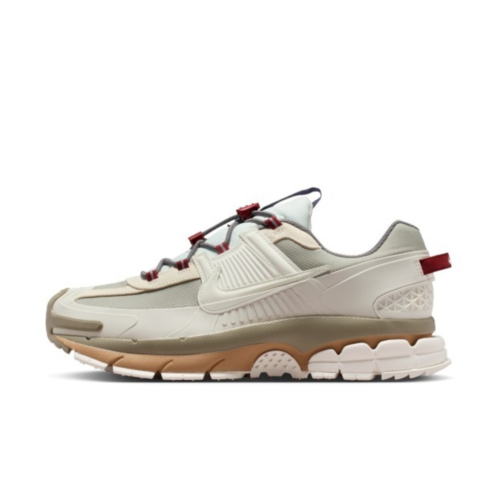 【NIKE】Zoom Vomero Roam 男 運動休閒鞋 CNY 馬年 米灰棕(IQ1126-317)